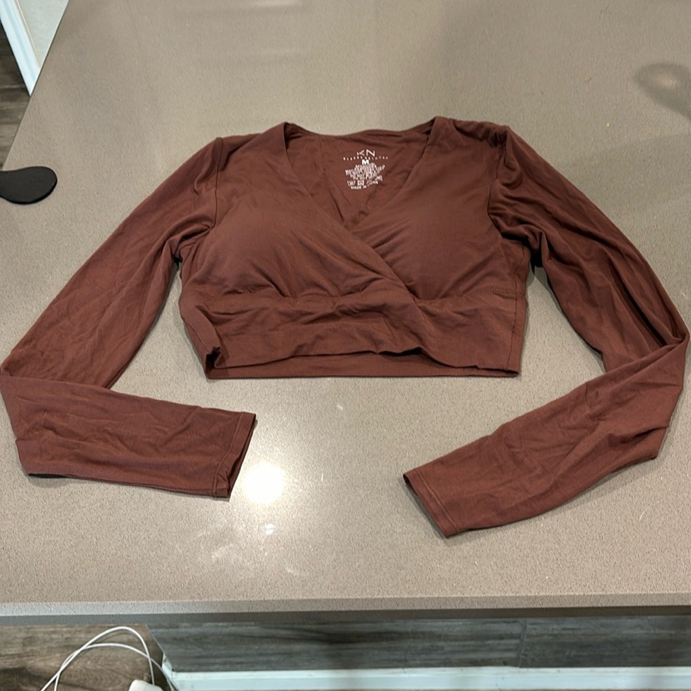 Klassy network cropped v neck long sleeve